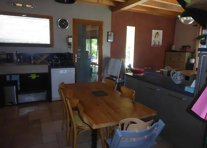 Maison Familiale Avec Grand Jardin A 펜션