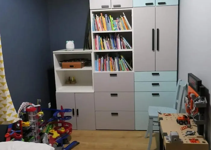 Maison Familiale Avec Grand Jardin A *