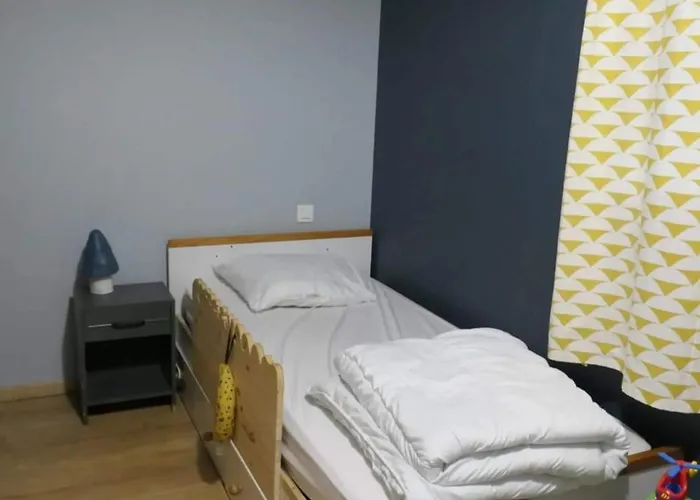 Maison Familiale Avec Grand Jardin A 펜션 마네