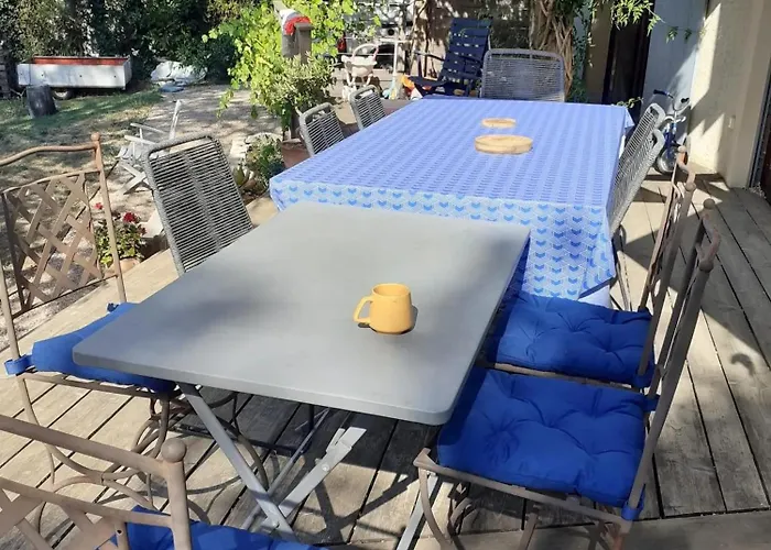 Maison Familiale Avec Grand Jardin A *