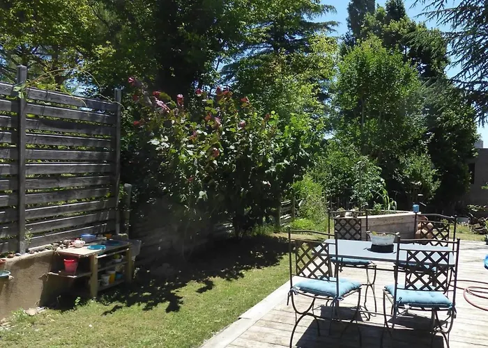 Maison Familiale Avec Grand Jardin A 펜션