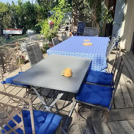 Maison Familiale Avec Grand Jardin A *
