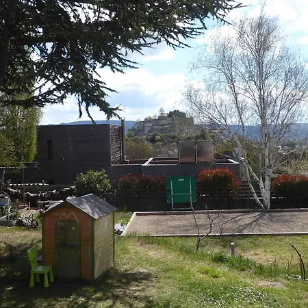 Holiday home Maison Familiale Avec Grand Jardin A Mane (Alpes-de-Haute-Provence)