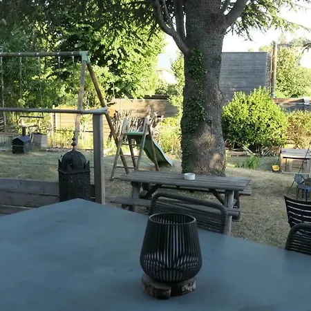Maison Familiale Avec Grand Jardin A *