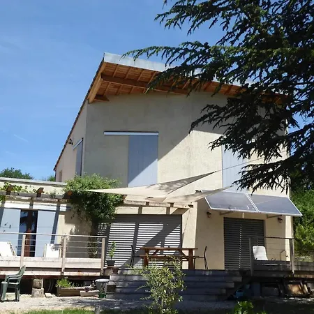 Maison Familiale Avec Grand Jardin A Holiday home *