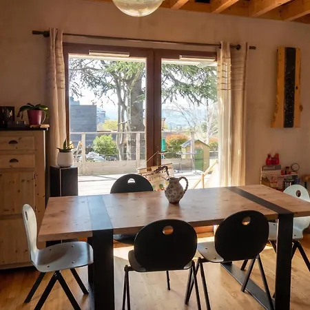 Maison Familiale Avec Grand Jardin A Holiday home Mane (Alpes-de-Haute-Provence)