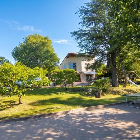 Holiday home Maison Familiale Avec Grand Jardin A *