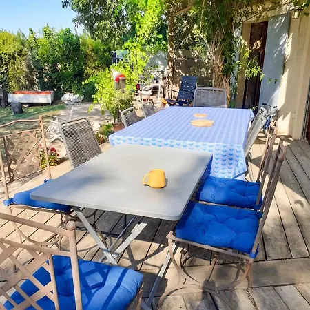 Holiday home Maison Familiale Avec Grand Jardin A Mane (Alpes-de-Haute-Provence)