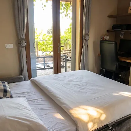 Holiday home Maison Familiale Avec Grand Jardin A