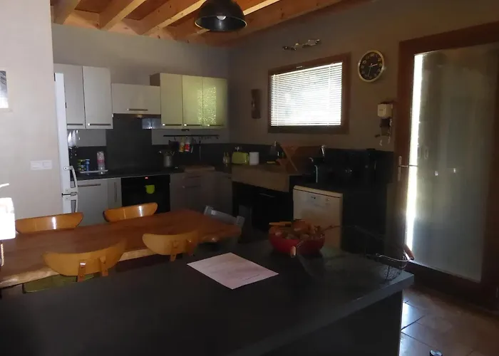 Maison Familiale Avec Grand Jardin A Holiday home *