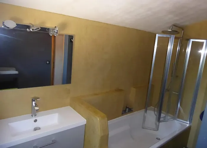 Maison Familiale Avec Grand Jardin A * Mane (Alpes-de-Haute-Provence)